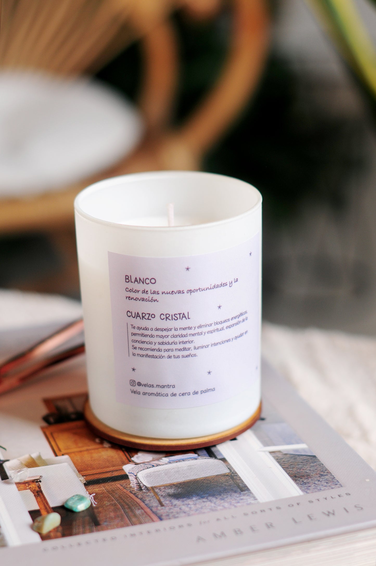 Vela Aromática color blanco con cuarzo cristal