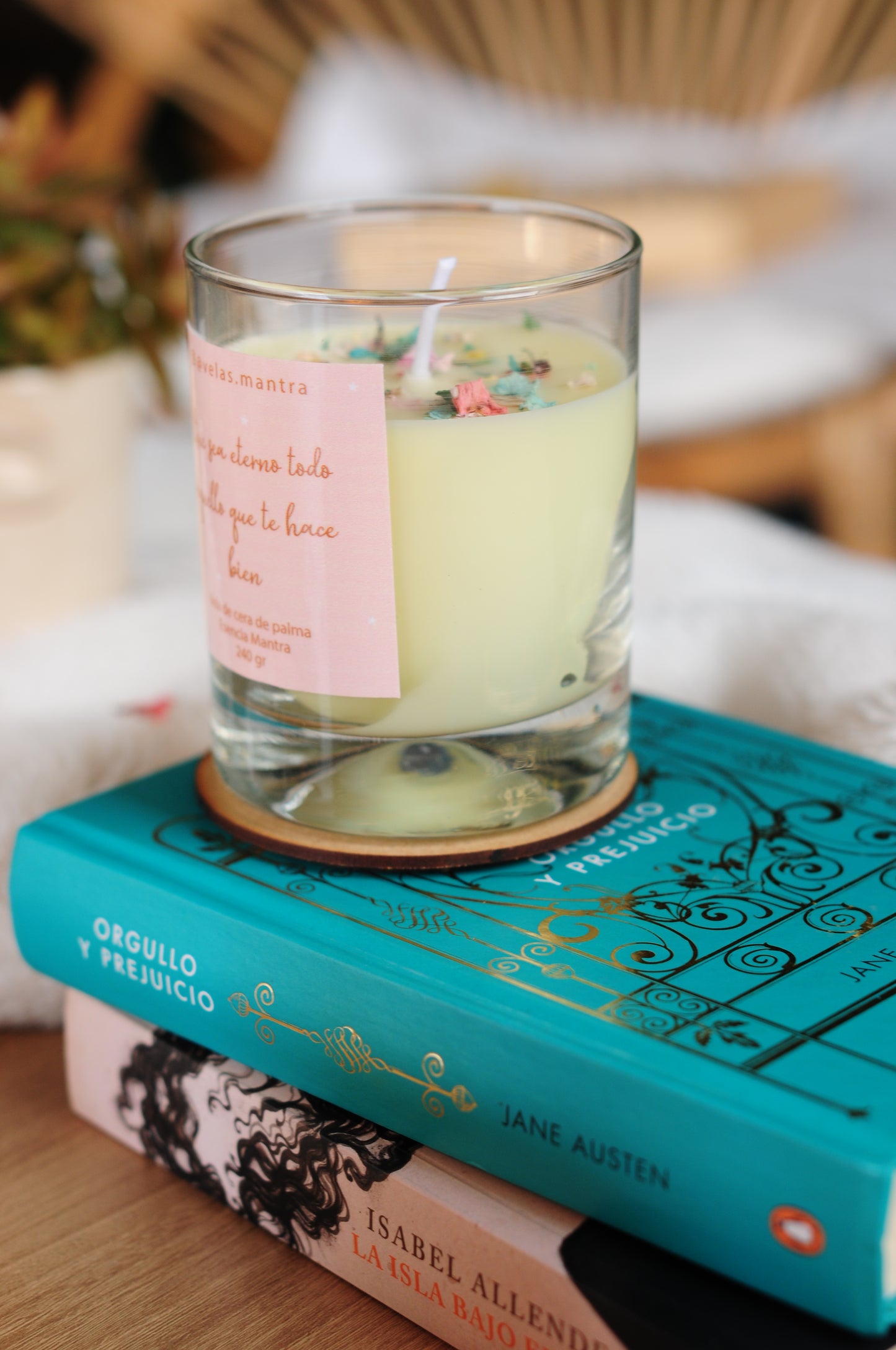 Velas Aromáticas Florales Esencia Mantra - Color Beige