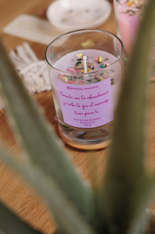Velas Aromáticas Florales en esencia Uva - Color Lila