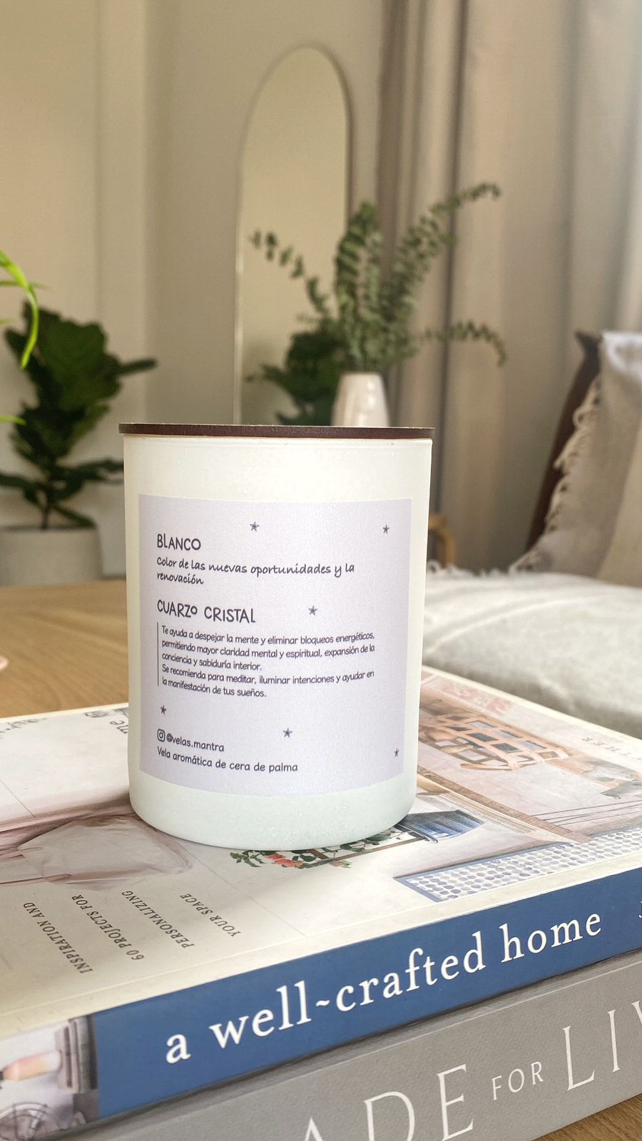 Vela Aromática color blanco con cuarzo cristal