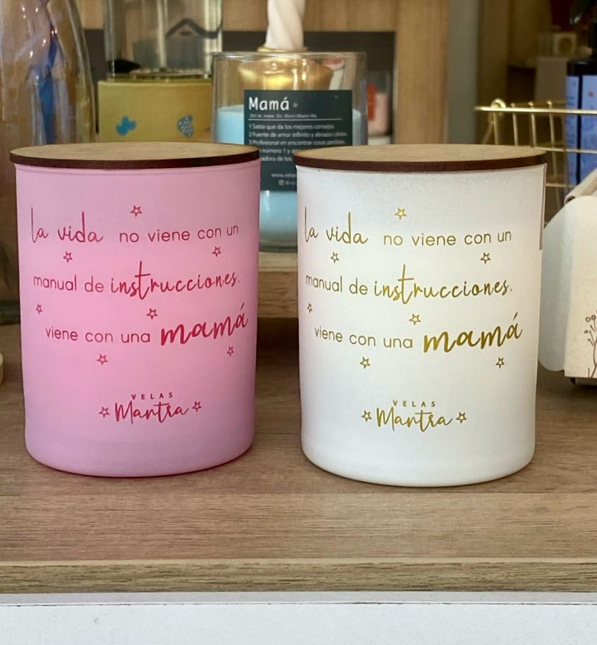Velas Aromáticas con Mensaje: ¨La vida no viene con un manual de instrucciones, viene con una mamá¨